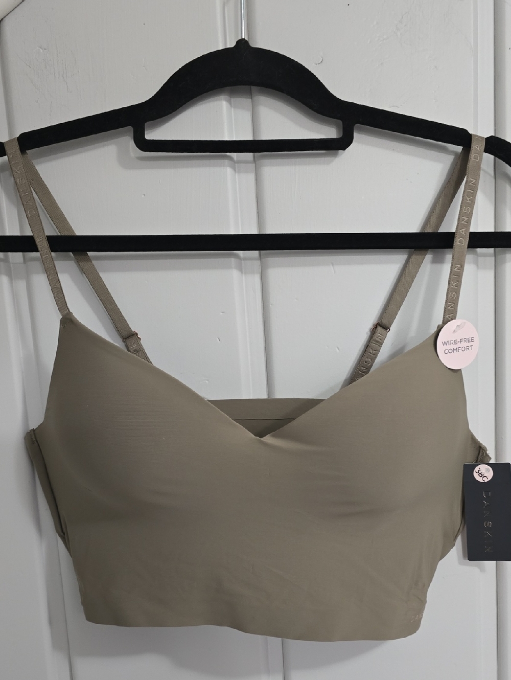 NWT Danskin Intimates Wire-Free Comfort Bra 38C
